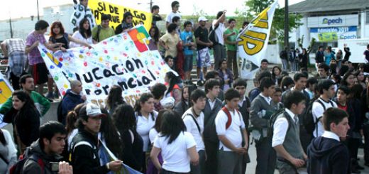 Angelino.cl - Marcha de estudiantes en Los Ángeles, sin incidentes ni detenidos - Septiembre 2011