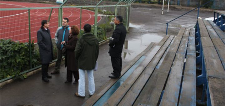 Los Ángeles - Realizan inspección a condiciones del Estadio Municipal angelino para el encuentro deportivo de este sábado entre Iberia y Arturo Fernández Vial