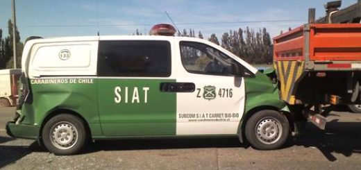 Furgón policial de la Sección de Investigación de Accidentes de Tránsito (SIAT) de Bío-Bío se vio involucrado en triple colisión