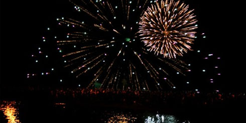Más de 2 toneladas incluirá show pirotécnico que dará bienvenida al 2012 en Laguna Esmeralda de Los Ángeles