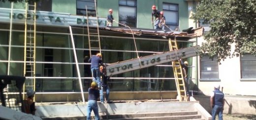 Concejala Teresa Stark denunció que demolición del hospital antiguo se realiza con pacientes en su interior