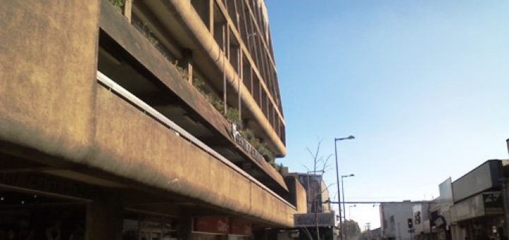 Joven de 18 años intentó quitarse la vida saltando de balcón del Centro Español