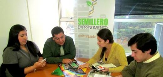 Alumnos angelinos apoyan a las pymes locales con proyecto de emprendimiento