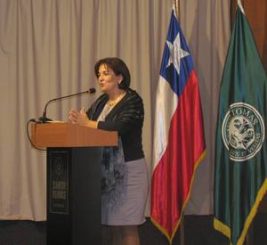 La rectora de la sede, María Jesús Poblete Velozo, entregó un discurso inicial durante la solemne ceremonia, manteniendo el compromiso de formar a los mejores enfermeros de la provincia y a confiar en el excelente cuerpo docente de la Universidad.