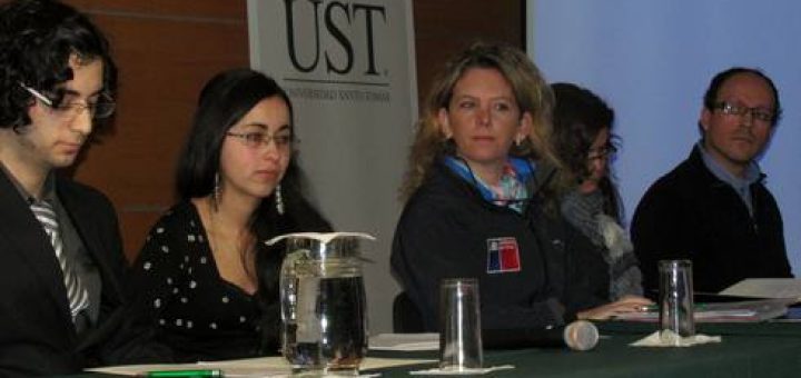 Trabajadores sociales de la UST adquieren nuevas técnicas de intervención social