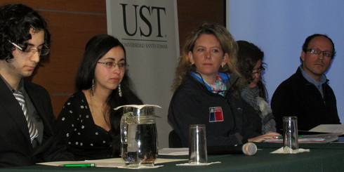 Trabajadores sociales de la UST adquieren nuevas técnicas de intervención social