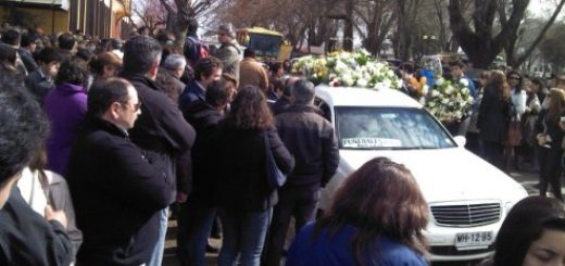Cientos de personas participaron en el funeral de las 3 víctimas fatales del accidente de tránsito registrado este sábado en la ruta a Concepción