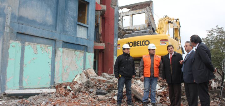 Emblemático edificio correspondiente a abandonada escuela fue visitado por las autoridades municipales