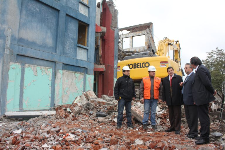 Emblemático edificio correspondiente a abandonada escuela fue visitado por las autoridades municipales