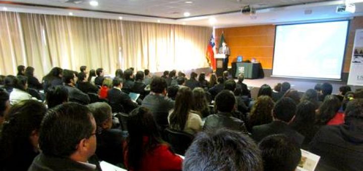 Seminario de Reforma Procesal Civil en el aula magna de Santo Tomás Los Ángeles