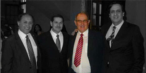 Foto tras su cambio de partido de RN a la UDI, con altos personeros del partido