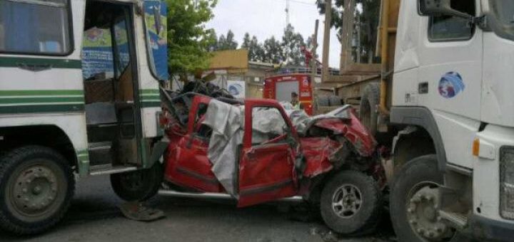 Accidente fatal entre camioneta, camión y bus en cruce Pata de Gallina en Los Ángeles