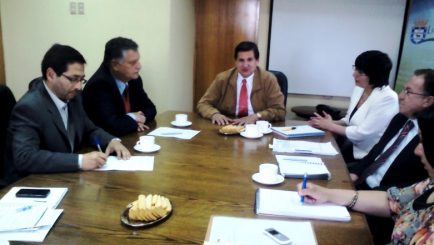 En el salón de reuniones de alcaldía se efectuó esta reunión entre el alcalde saliente y el electo de Los Ángeles