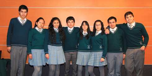 Torneo Debates Santo Tomás: Equipo del Liceo Comercial ha sido una de las revelaciones de la competencia.