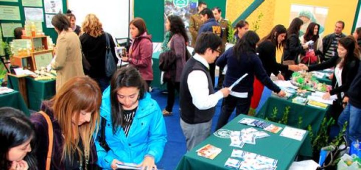 Con éxito se realizó VIII Feria de la Salud organizada por Universidad Santo Tomás