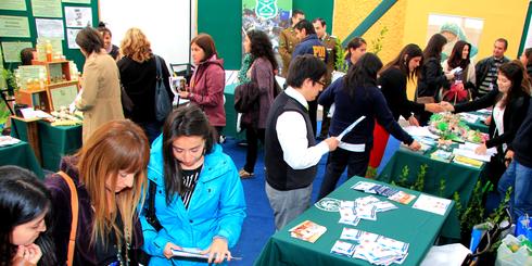 Con éxito se realizó VIII Feria de la Salud organizada por Universidad Santo Tomás