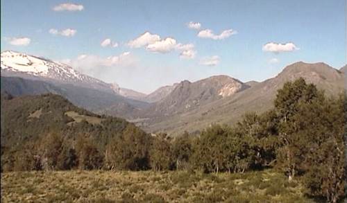 Volcán Copahue cesó actividad, pero sequía exige utilización de 40 camiones aljibes diarios para entregar agua