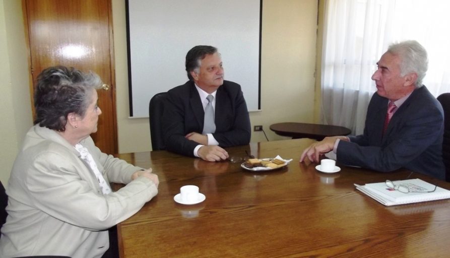 Alcalde de Los Ángeles y director regional de Cultura se reunieron para ver temas como el Teatro Municipal y el Centro Cultural 