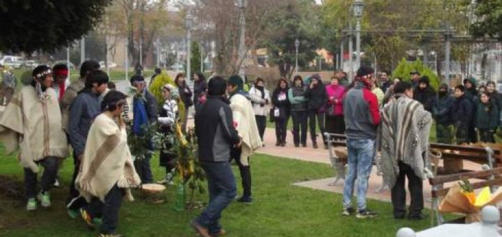 Escolares angelinos participaron de Wetripantu en Plaza de Armas
