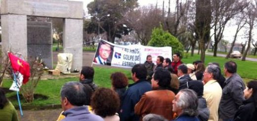 Acto en Memorial a Detenidos Desaparecidos de Los Ángeles por 40 años del Golpe